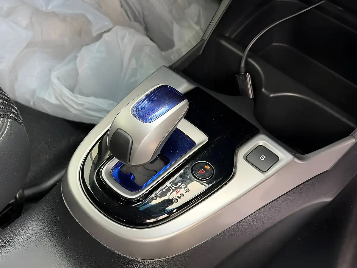 Used 2014 Honda Fit Silver - Interior and Exterior details 13