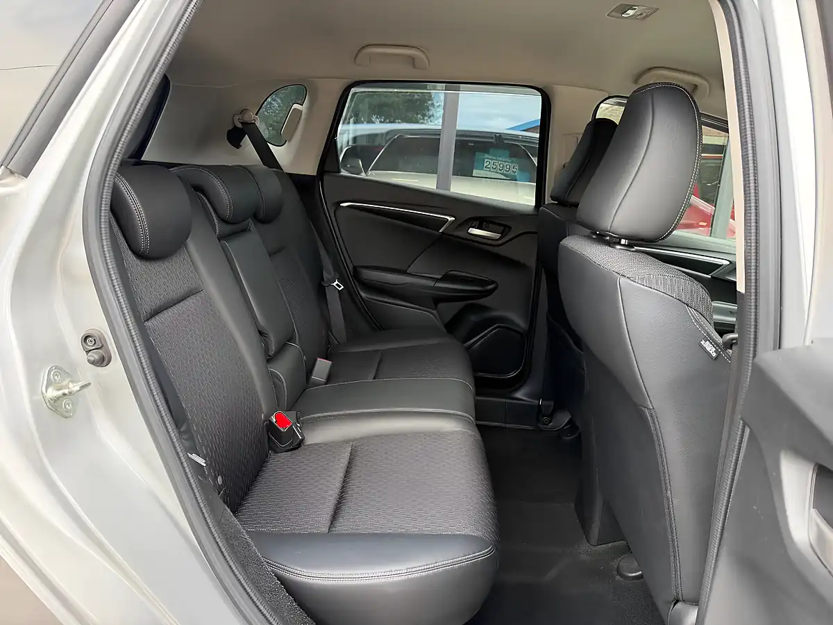 Used 2014 Honda Fit Silver - Interior and Exterior details 17