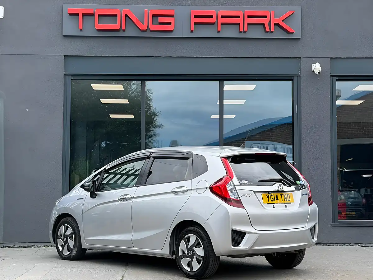 Used 2014 Honda Fit Silver - Interior and Exterior details 5