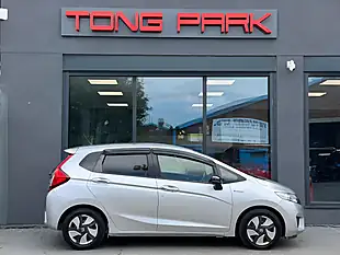 Used 2014 Honda Fit Silver - Interior and Exterior details 7