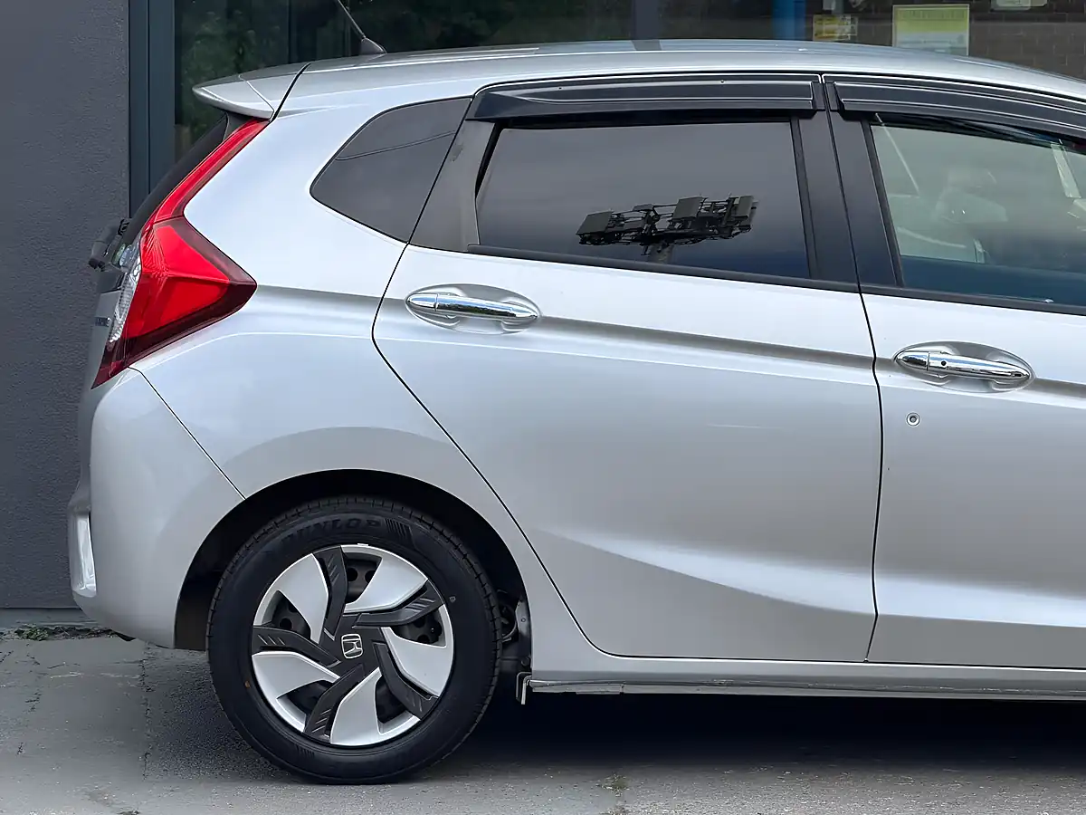 Used 2014 Honda Fit Silver - Interior and Exterior details 8