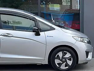Used 2014 Honda Fit Silver - Interior and Exterior details 9
