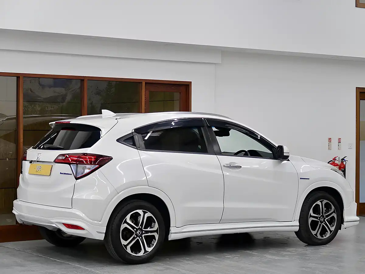 Used 2014 Honda Hr-V Se White - Interior and Exterior details 10