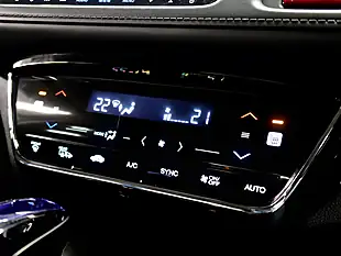 Used 2014 Honda Hr-V Se White - Interior and Exterior details 15