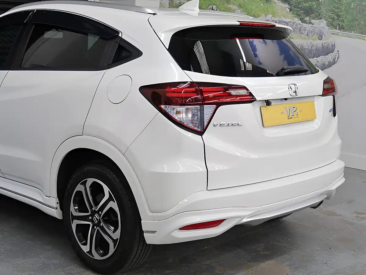 Used 2014 Honda Hr-V Se White - Interior and Exterior details 5
