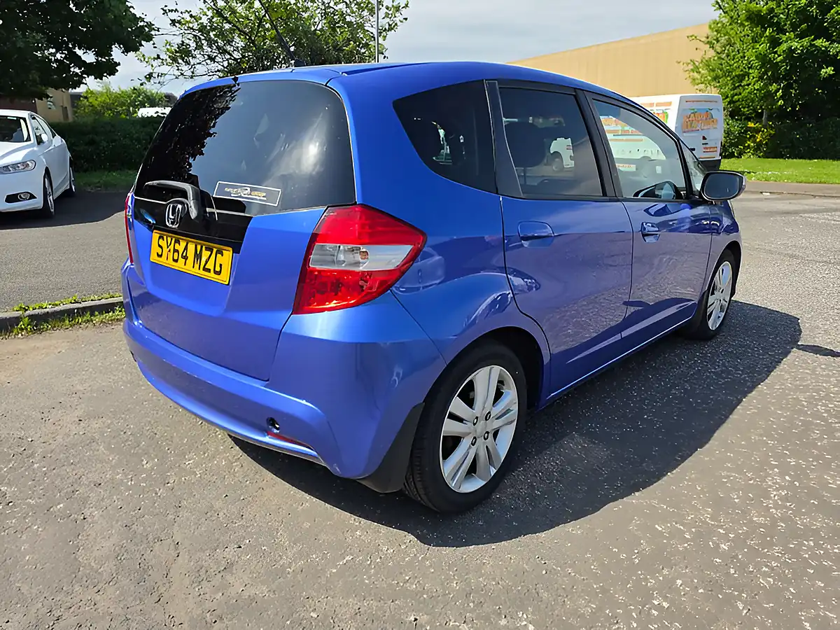 Used 2014 Honda Jazz Es+ Blue - Interior and Exterior details 10