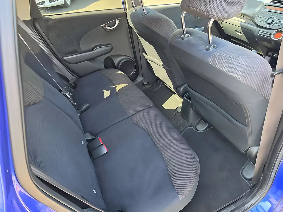 Used 2014 Honda Jazz Es+ Blue - Interior and Exterior details 17