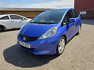 Used 2014 Honda Jazz Es+ Blue - Interior and Exterior details 3