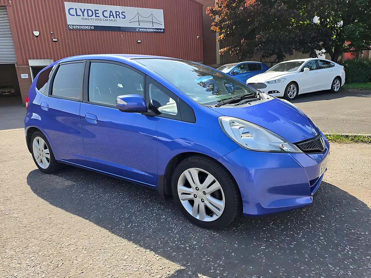 Used 2014 Honda Jazz Es+ Blue - Interior and Exterior details 4
