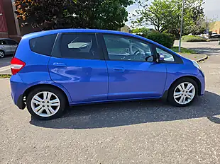 Used 2014 Honda Jazz Es+ Blue - Interior and Exterior details 5