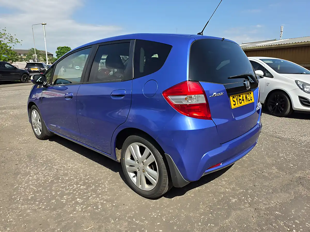Used 2014 Honda Jazz Es+ Blue - Interior and Exterior details 8