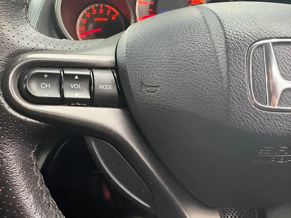 Used 2014 Honda Jazz Es Plus Grey - Interior and Exterior details 16
