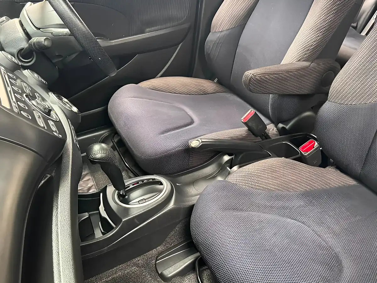 Used 2014 Honda Jazz Es Plus Grey - Interior and Exterior details 20