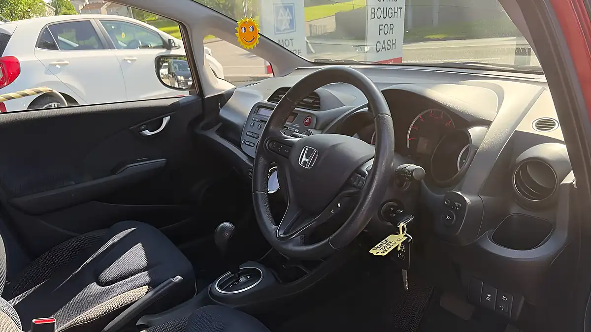 Used 2014 Honda Jazz Es Plus Red - Interior and Exterior details 13