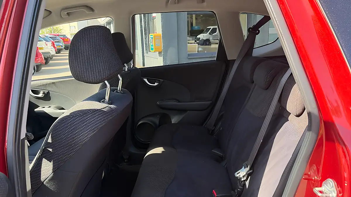 Used 2014 Honda Jazz Es Plus Red - Interior and Exterior details 14