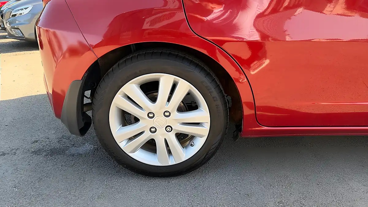 Used 2014 Honda Jazz Es Plus Red - Interior and Exterior details 19