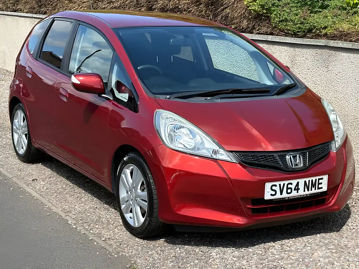 Used 2014 Honda Jazz Es Plus Red - Interior and Exterior details 4