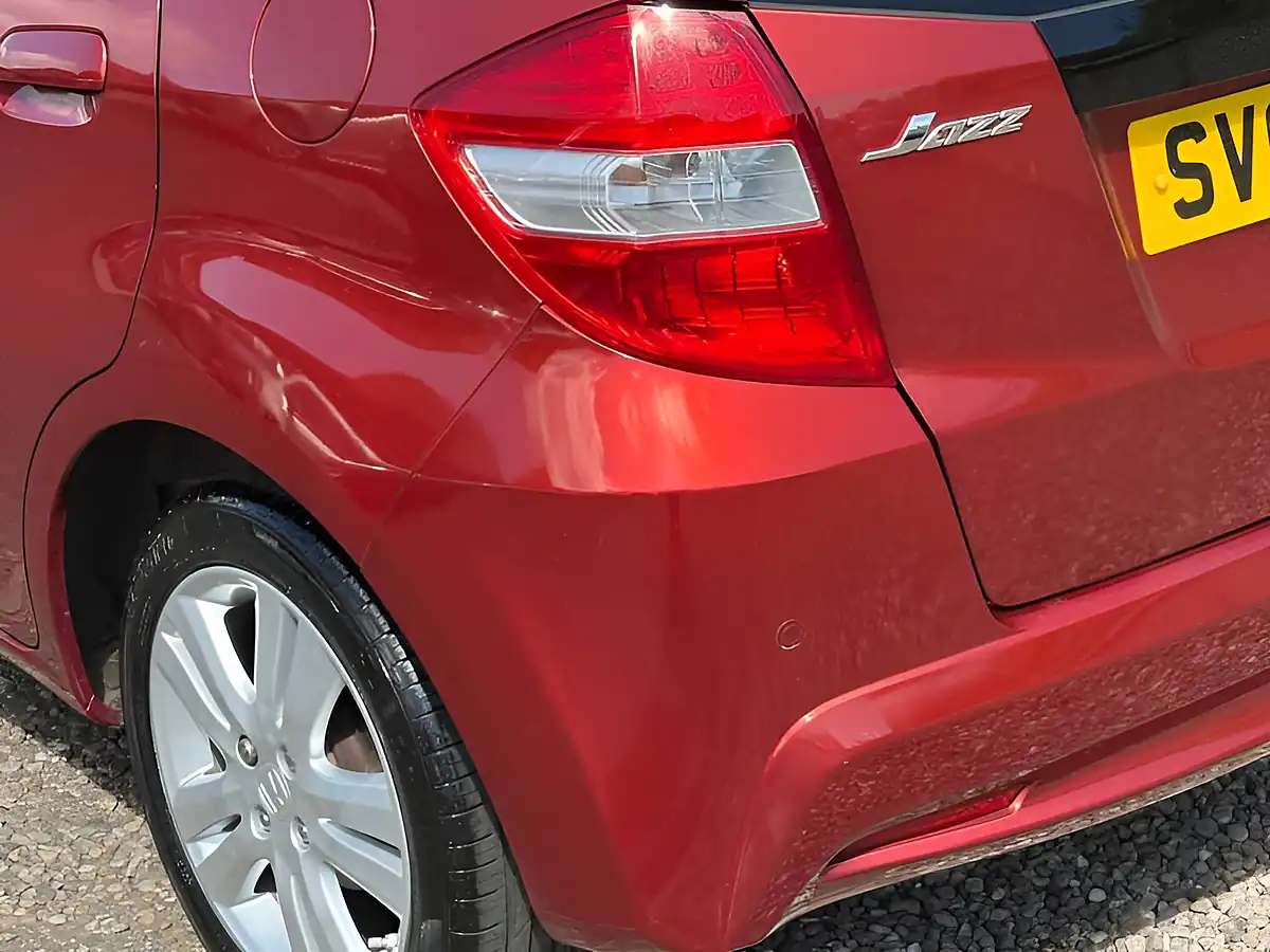Used 2014 Honda Jazz Es Plus Red - Interior and Exterior details 8