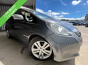 Used 2014 Honda Jazz Es Plus T Grey - Interior and Exterior details 2