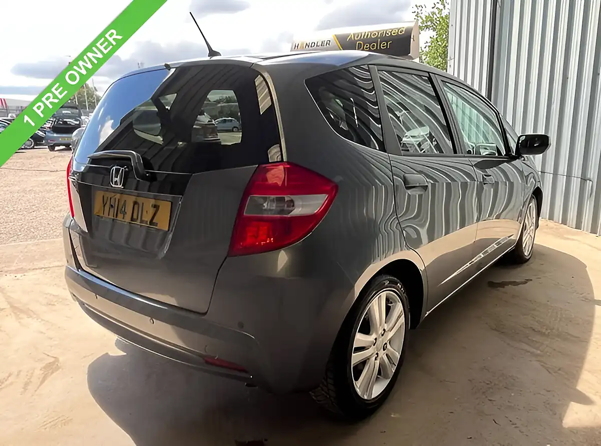 Used 2014 Honda Jazz Es Plus T Grey - Interior and Exterior details 3