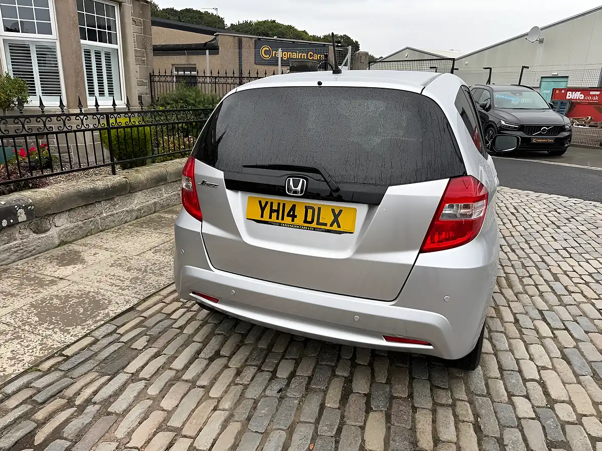 Used 2014 Honda Jazz Es Plus T Silver - Interior and Exterior details 13