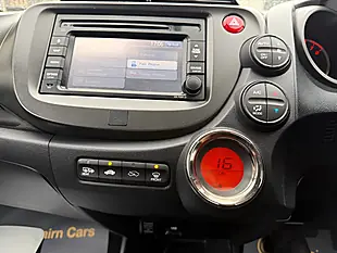 Used 2014 Honda Jazz Es Plus T Silver - Interior and Exterior details 15