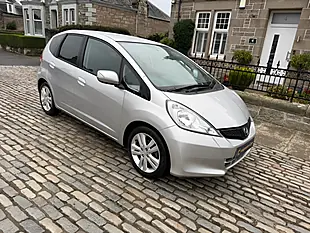 Used 2014 Honda Jazz Es Plus T Silver - Interior and Exterior details 7