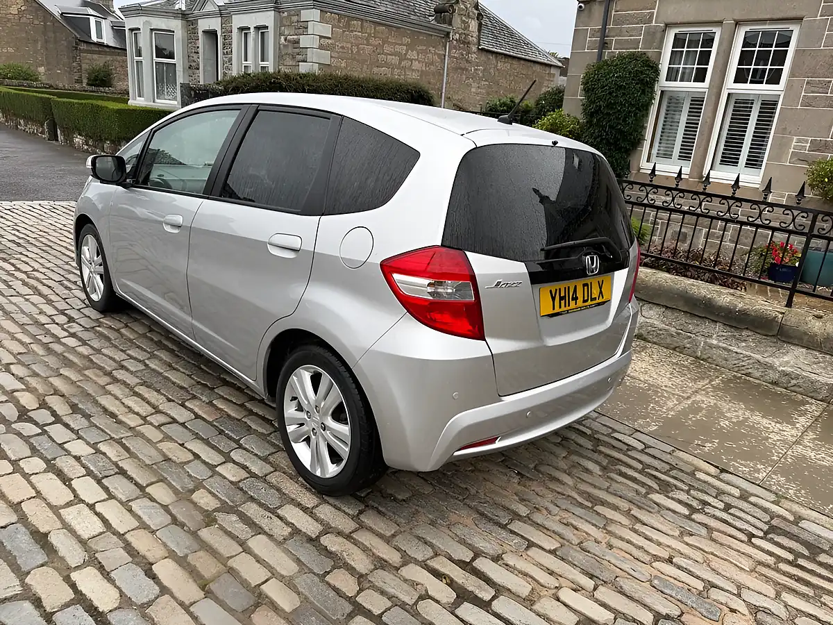 Used 2014 Honda Jazz Es Plus T Silver - Interior and Exterior details 8