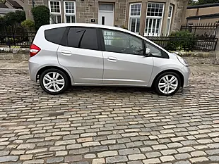 Used 2014 Honda Jazz Es Plus T Silver - Interior and Exterior details 9