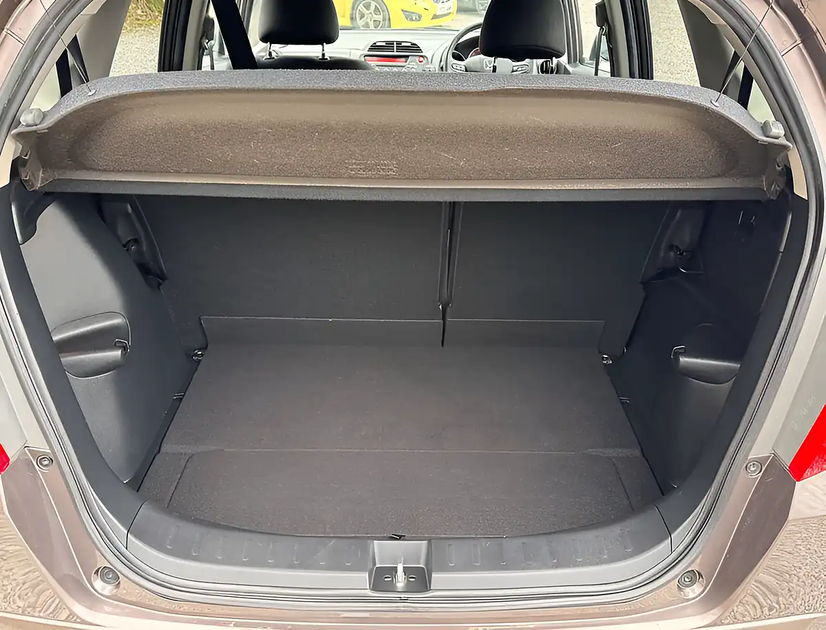 Used 2014 Honda Jazz Es+ Urban Titanium - Interior and Exterior details 11