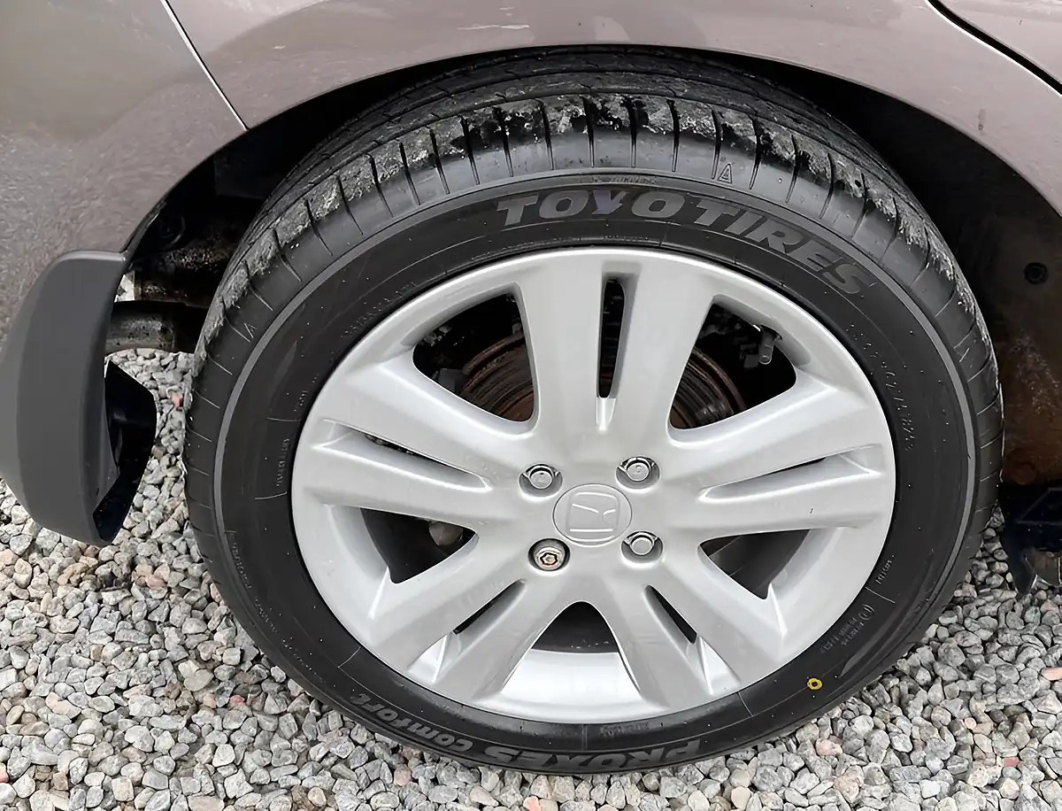 Used 2014 Honda Jazz Es+ Urban Titanium - Interior and Exterior details 12