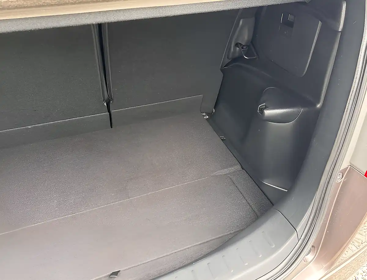 Used 2014 Honda Jazz Es+ Urban Titanium - Interior and Exterior details 15