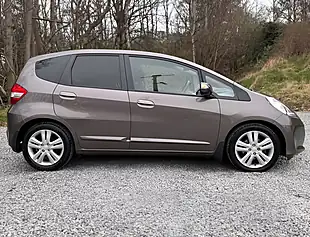 Used 2014 Honda Jazz Es+ Urban Titanium - Interior and Exterior details 2