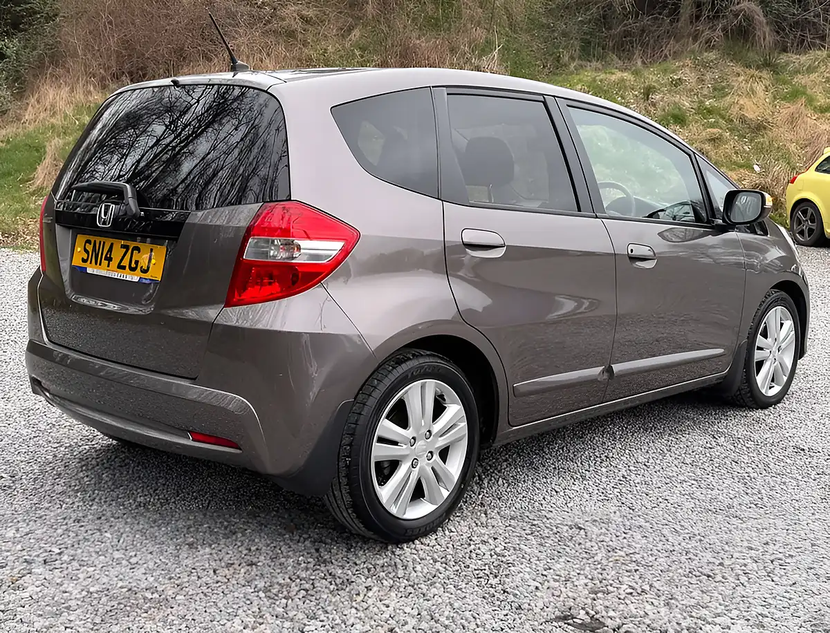 Used 2014 Honda Jazz Es+ Urban Titanium - Interior and Exterior details 3