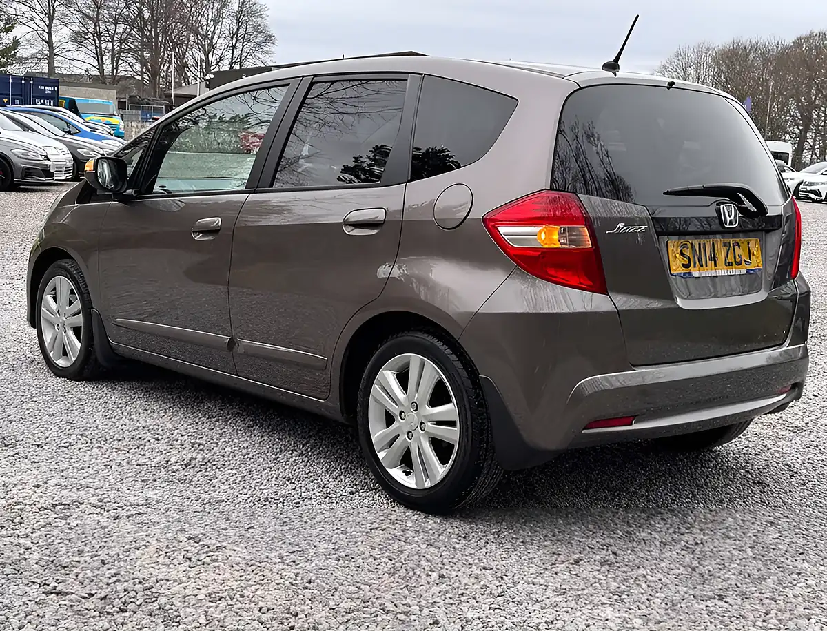 Used 2014 Honda Jazz Es+ Urban Titanium - Interior and Exterior details 5