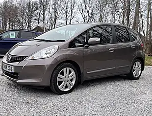 Used 2014 Honda Jazz Es+ Urban Titanium - Interior and Exterior details 9
