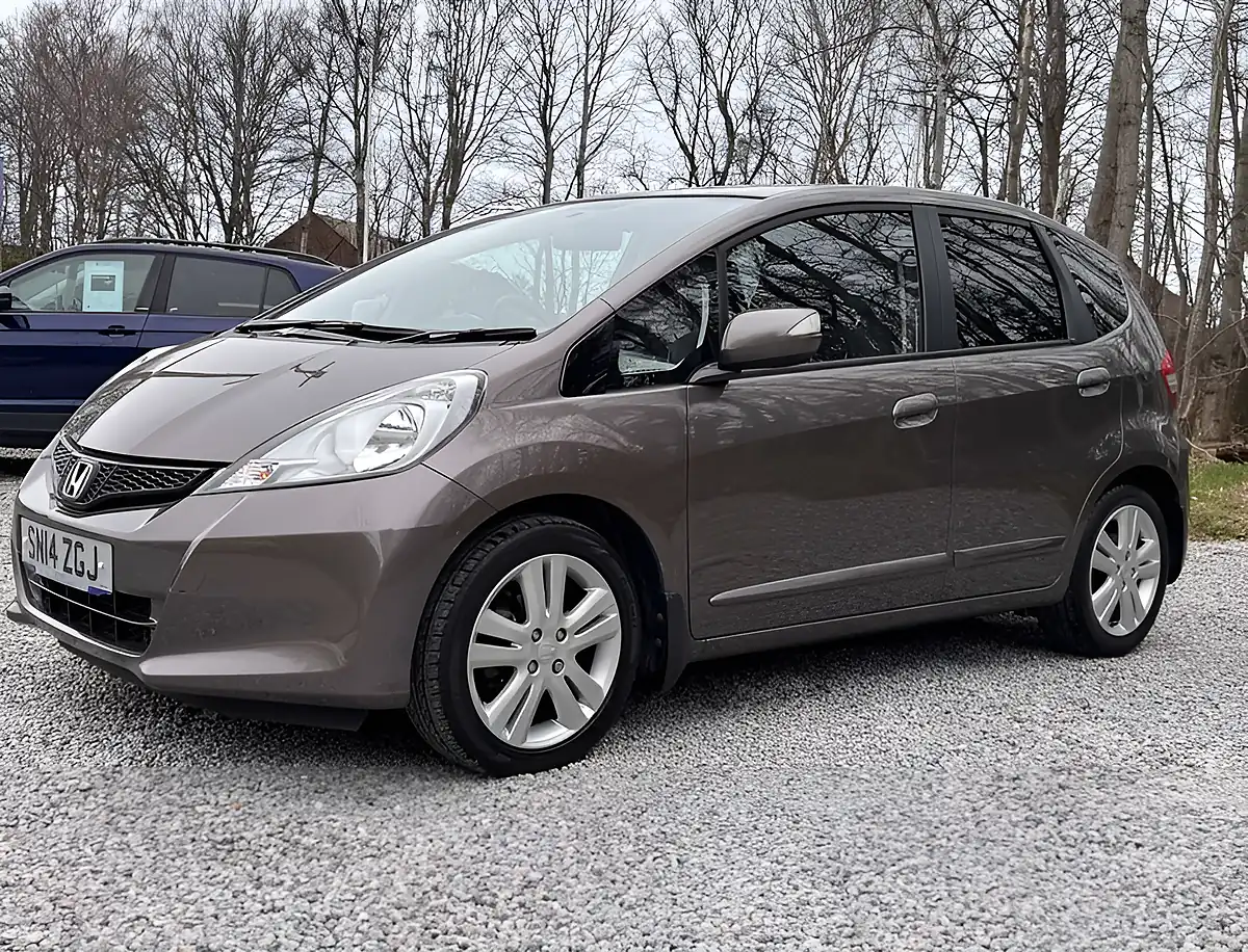 Used 2014 Honda Jazz Es+ Urban Titanium - Interior and Exterior details 9