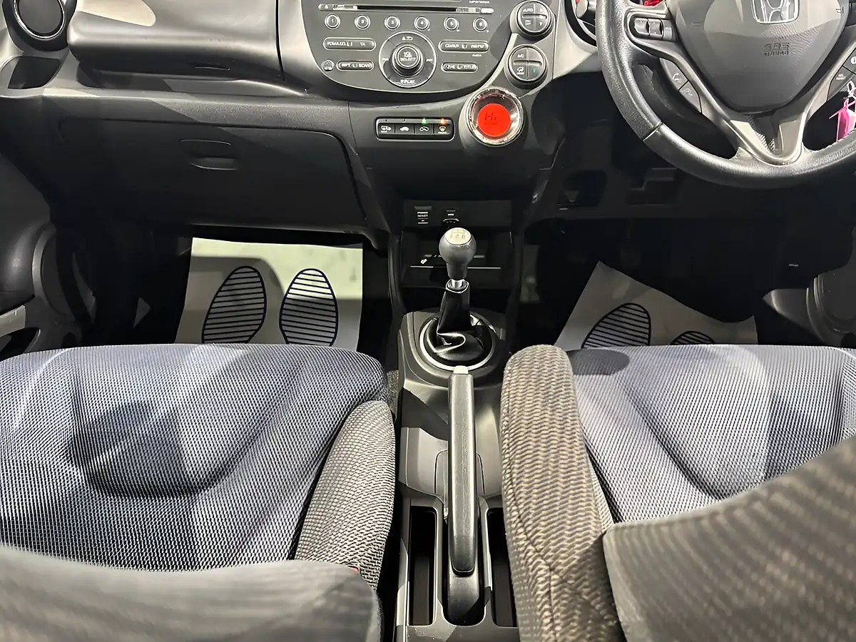 Used 2014 Honda Jazz Ex White - Interior and Exterior details 17