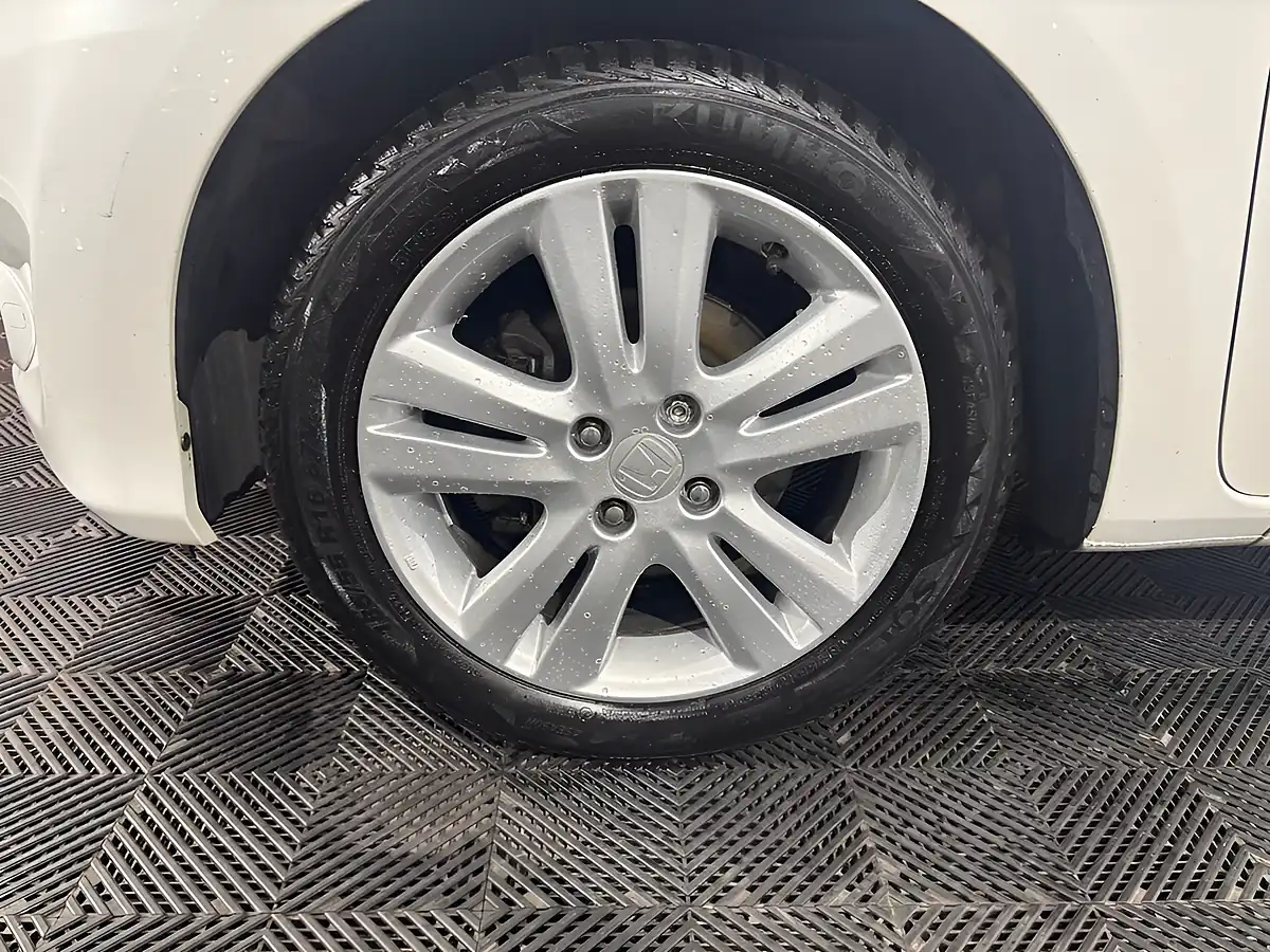 Used 2014 Honda Jazz Ex White - Interior and Exterior details 19