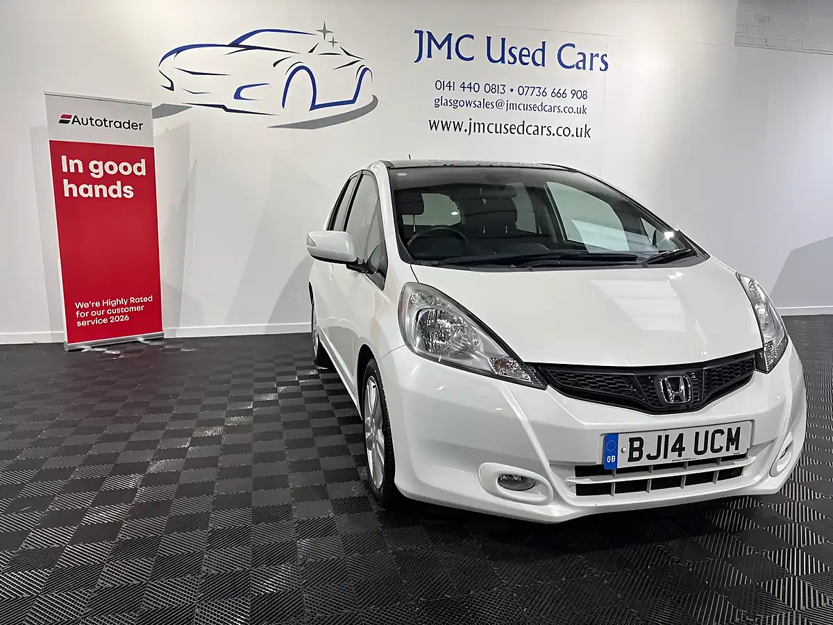 Used 2014 Honda Jazz Ex White - Interior and Exterior details 5