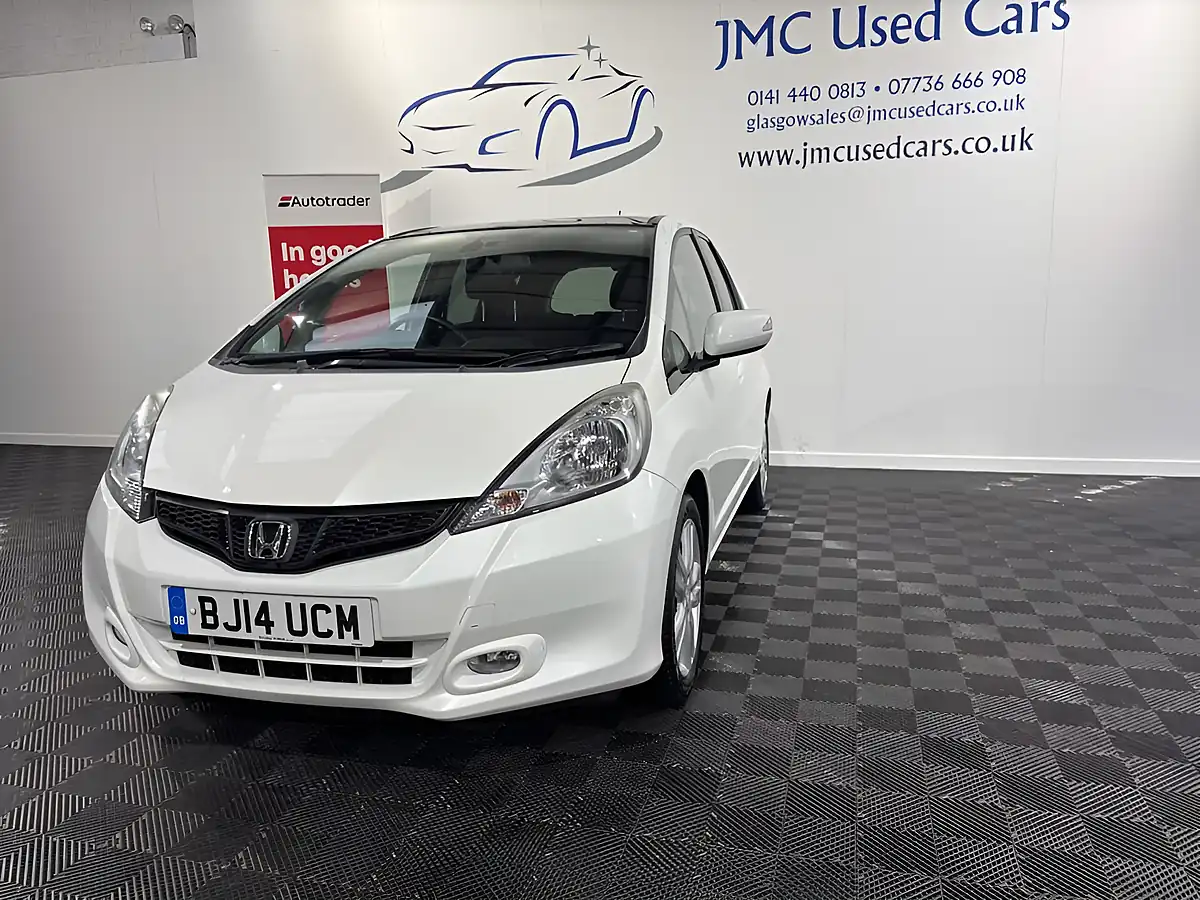 Used 2014 Honda Jazz Ex White - Interior and Exterior details 6