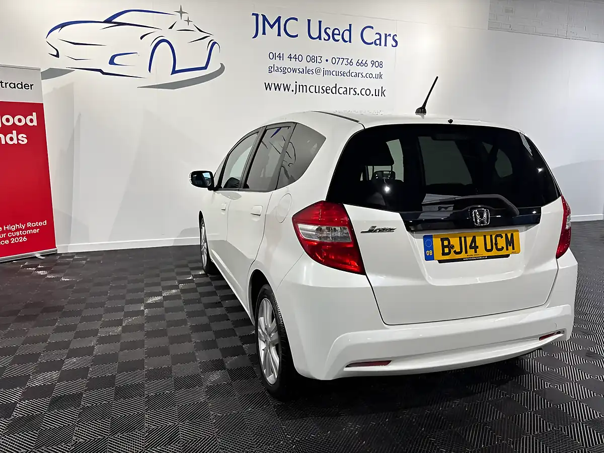 Used 2014 Honda Jazz Ex White - Interior and Exterior details 7