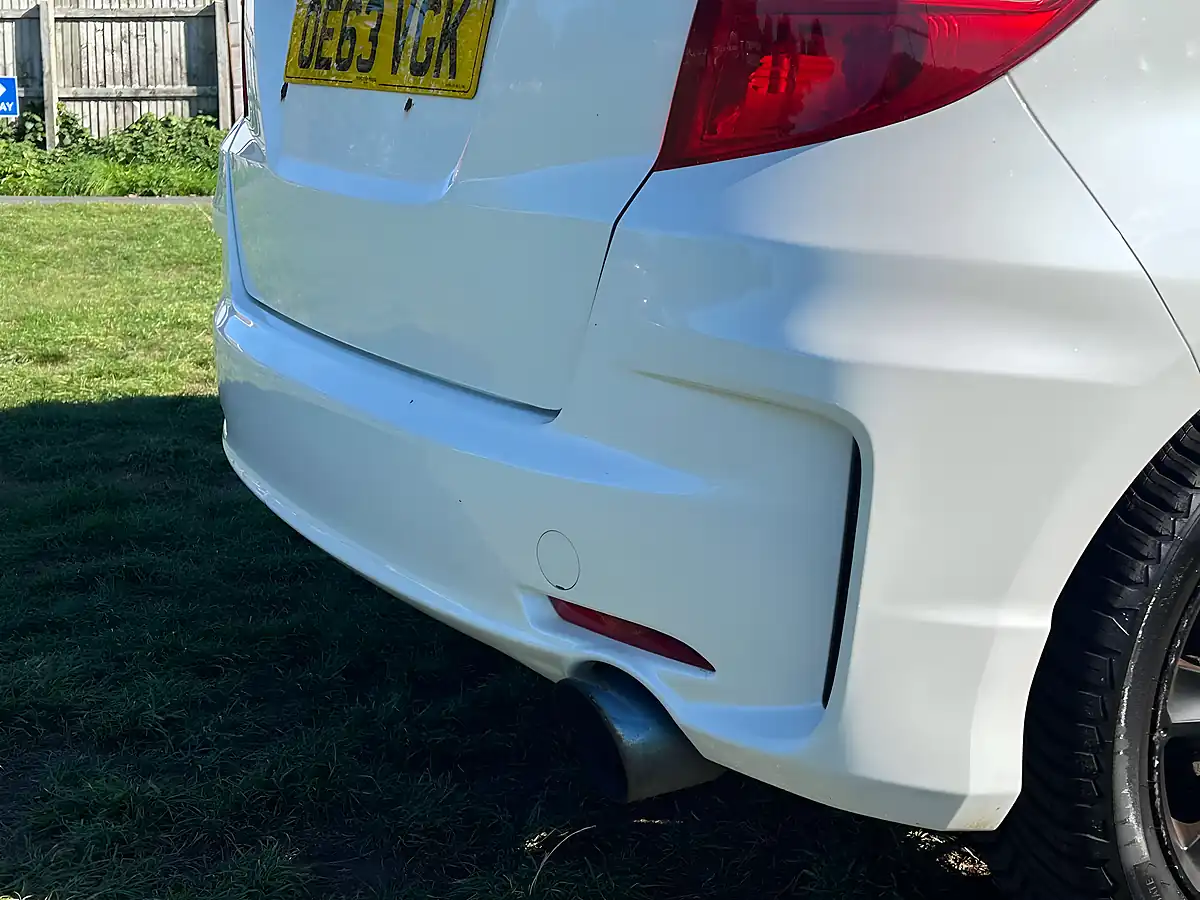 Used 2014 Honda Jazz Si White - Interior and Exterior details 13