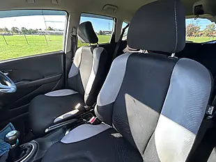 Used 2014 Honda Jazz Si White - Interior and Exterior details 19