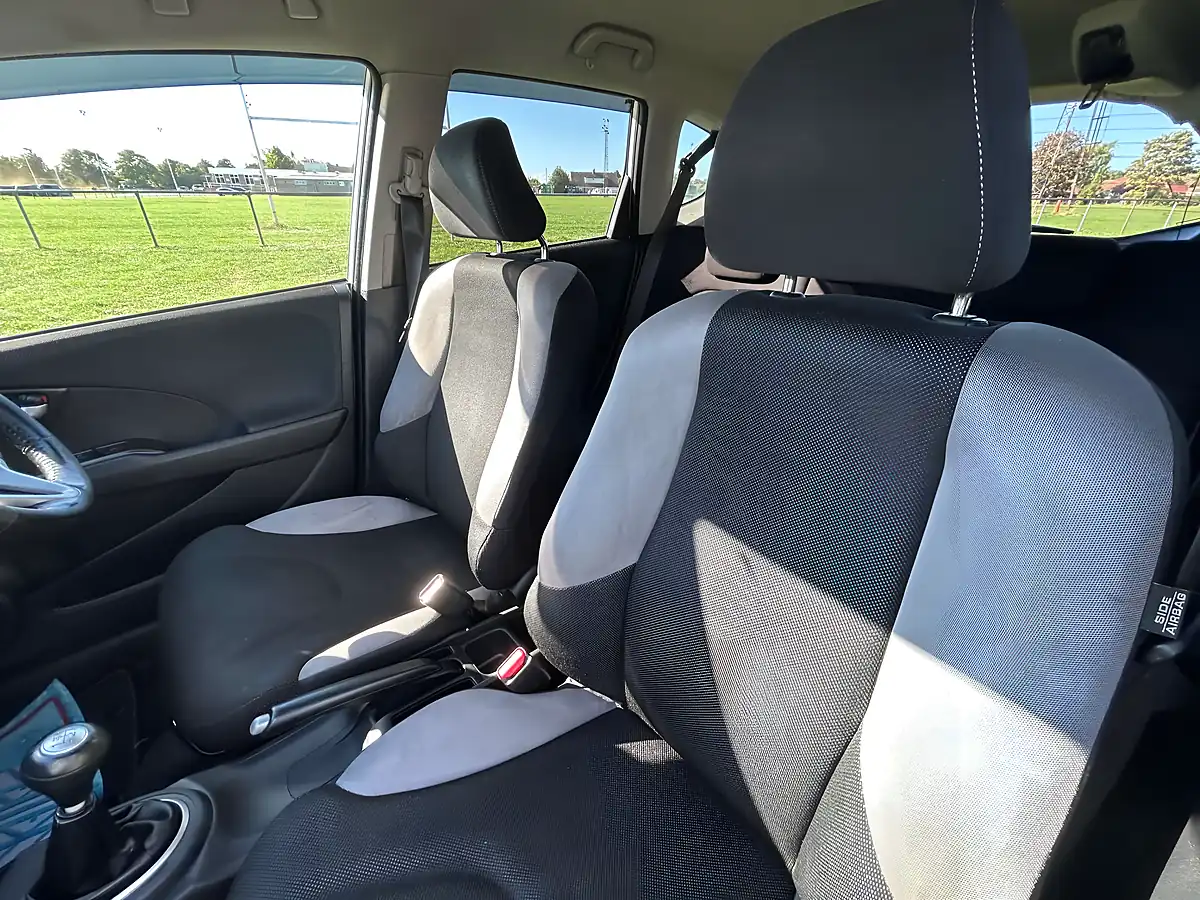 Used 2014 Honda Jazz Si White - Interior and Exterior details 19