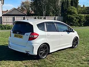Used 2014 Honda Jazz Si White - Interior and Exterior details 5