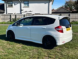 Used 2014 Honda Jazz Si White - Interior and Exterior details 7