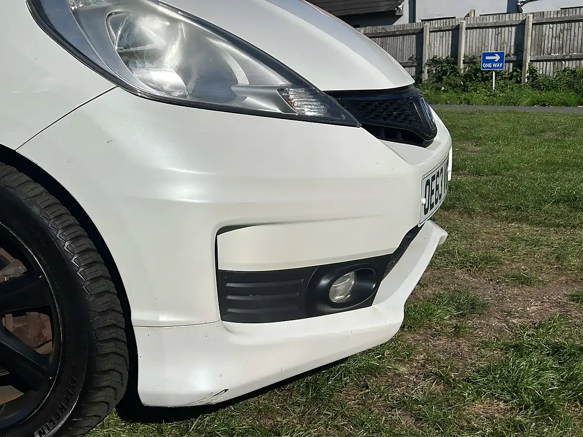 Used 2014 Honda Jazz Si White - Interior and Exterior details 9