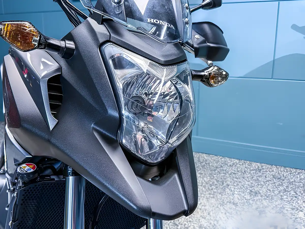 Used 2014 Honda NC750X Adventure Silver - Interior and Exterior details 11