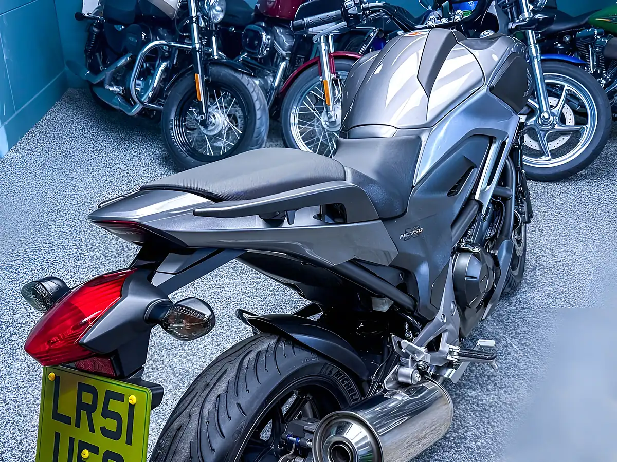 Used 2014 Honda NC750X Adventure Silver - Interior and Exterior details 14